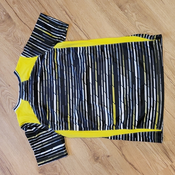 Nike Dri-Fit Tee - Picture 4 of 4